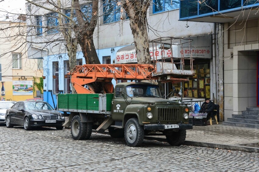 Кажется ГАЗ-53 в Тбилиси, Грузия в 2014 году.