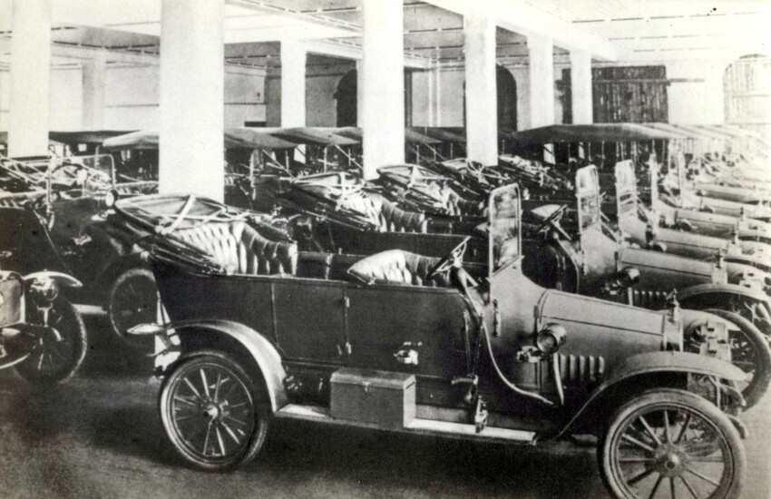 11. "Руссо-Балт-С12/20" с четырёхместным кузовом "торпедо". 1911 год.