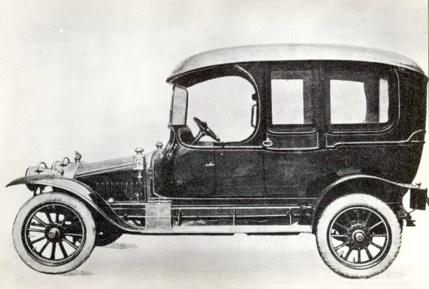 12. "Руссо-Балт-С24/40" с пятиместным кузовом "лимузин". 1912 год.