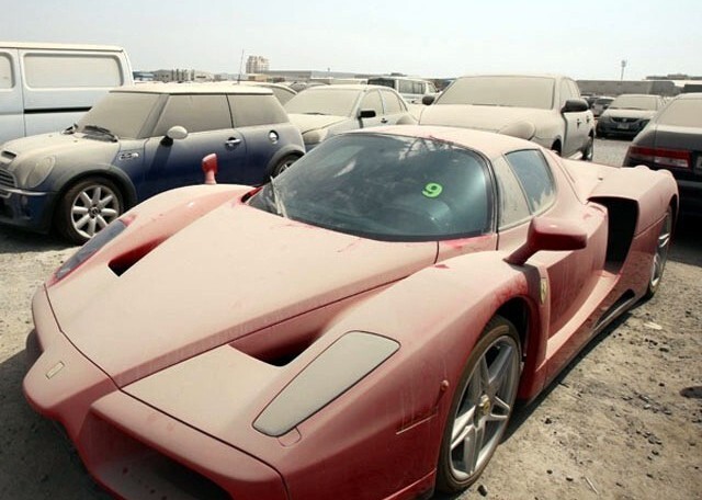 Мировым лидером по количеству дорогих заброшенных авто является Дубаи. 