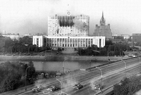 «Расстрелом парламента в 1993-м руководили из Вашингтона»