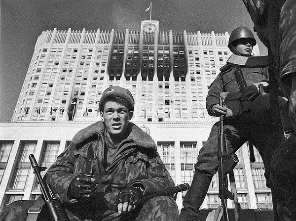 «Расстрелом парламента в 1993-м руководили из Вашингтона»