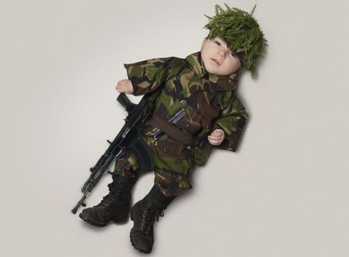 Согласно статистике, в периоды войн мальчиков рождается больше чем девочек. Данный феномен обрел свое название — “эффект восполнения солдат“.