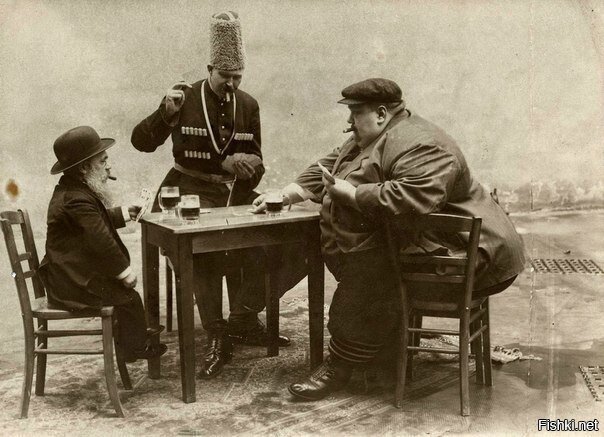 Самый высокий, толстый и маленький человек Европы играют в карты, 1913 г