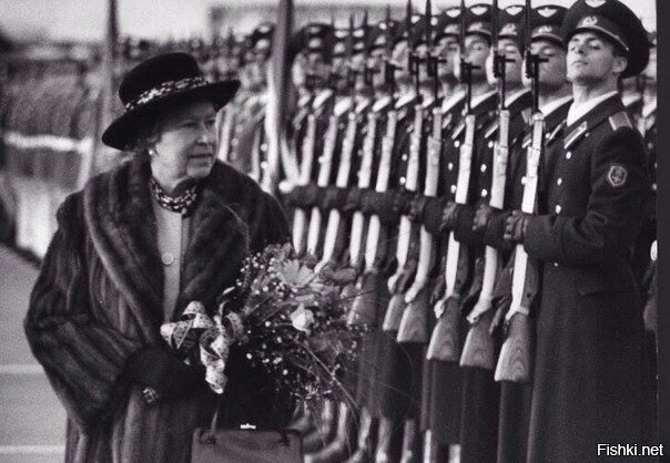 Первый и последний визит королевы Англии Елизаветы II в Россию