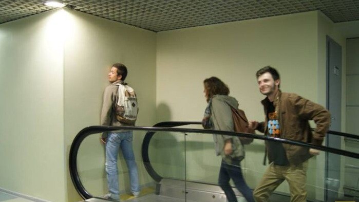 "Чудо" инженерной мысли  Странный эскалатор в российском аэропорту
