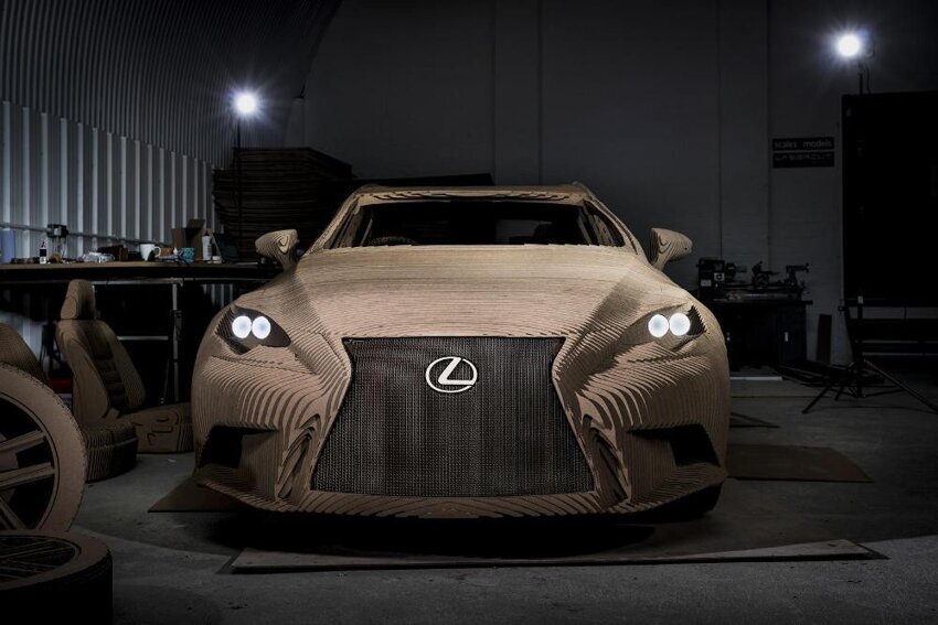 Умельцы создали Lexus LS из картона 