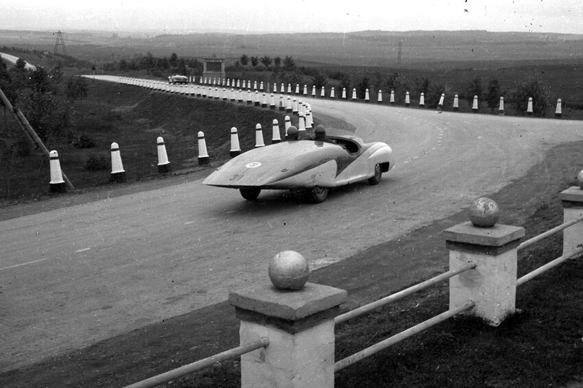 Советский гоночный автомобиль ГАЗ М-20 "Победа-Спорт"