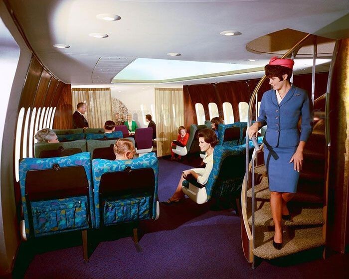 Как народ летал в пассажирских самолетах в середине прошлого века
