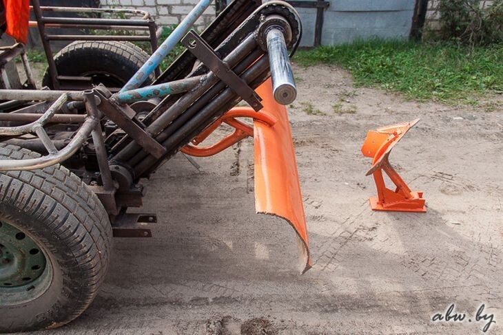 Белорусский пенсионер построил собственный трактор