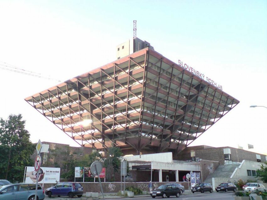 1. Здание радиослужбы, Братислава, Словакия.