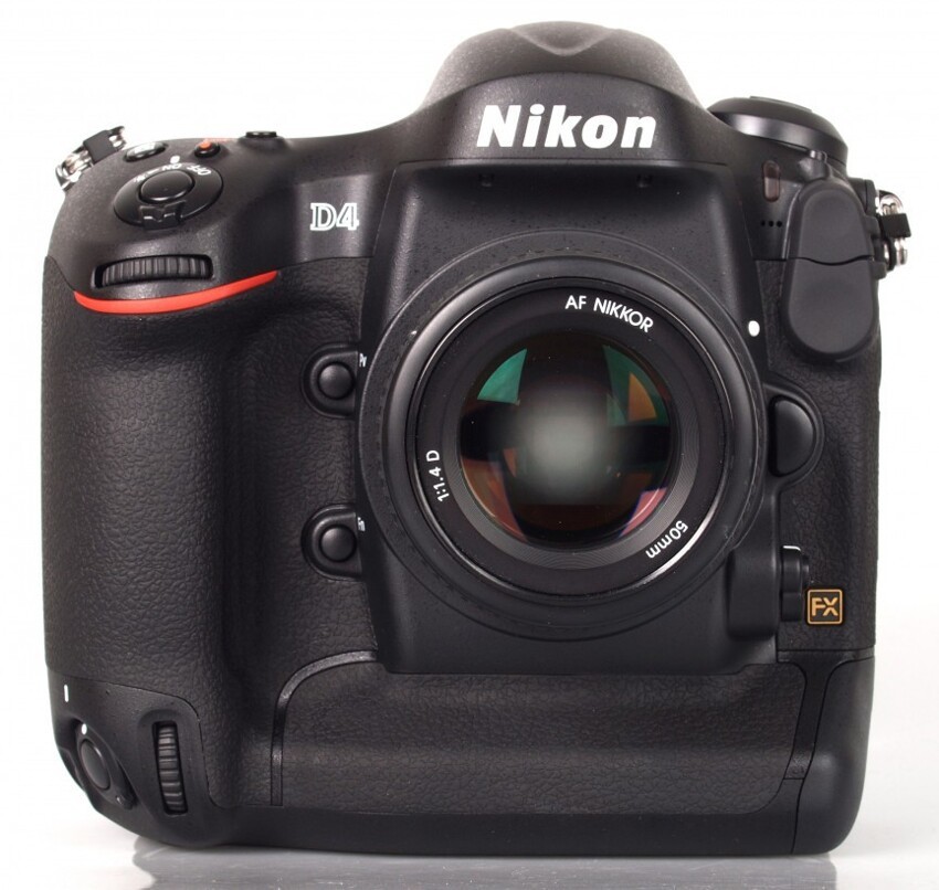 8. Nikon D4 – 260 000 руб.