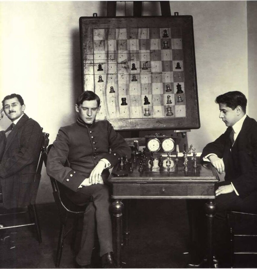  А.Алехин и Х.Р.Капабланка на шахматном турнире. Фото Я. Штейнберг, СПб, 1914: