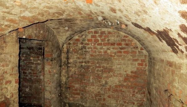 В Мамоново обнаружили загадочное подземелье
