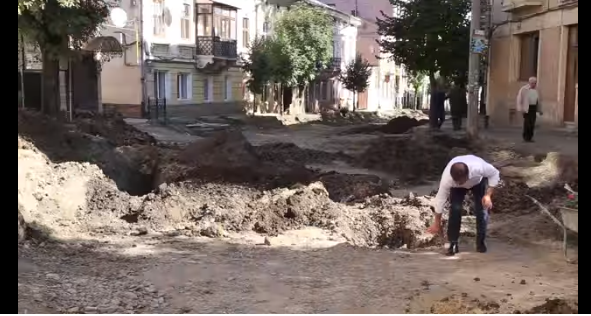 Земля Черновцов против Лжецов