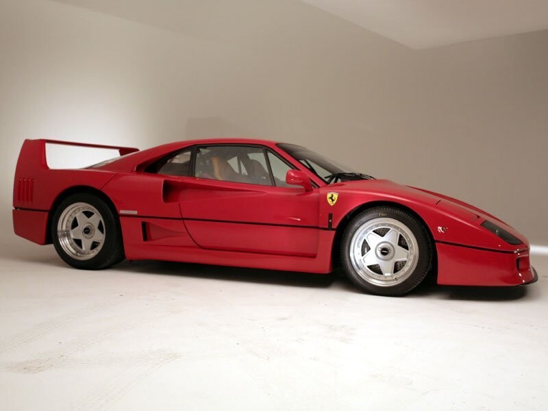 Ferrari F40 1992 года уйдет с молотка