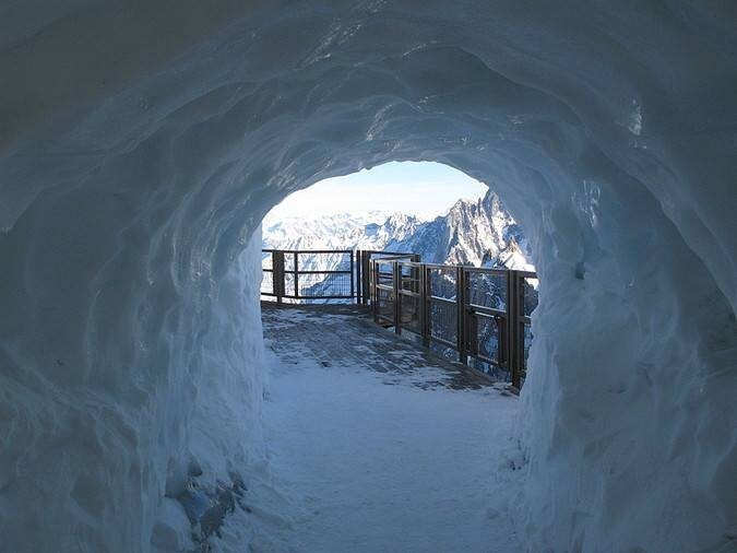 Мост на горе Aiguille du Midi