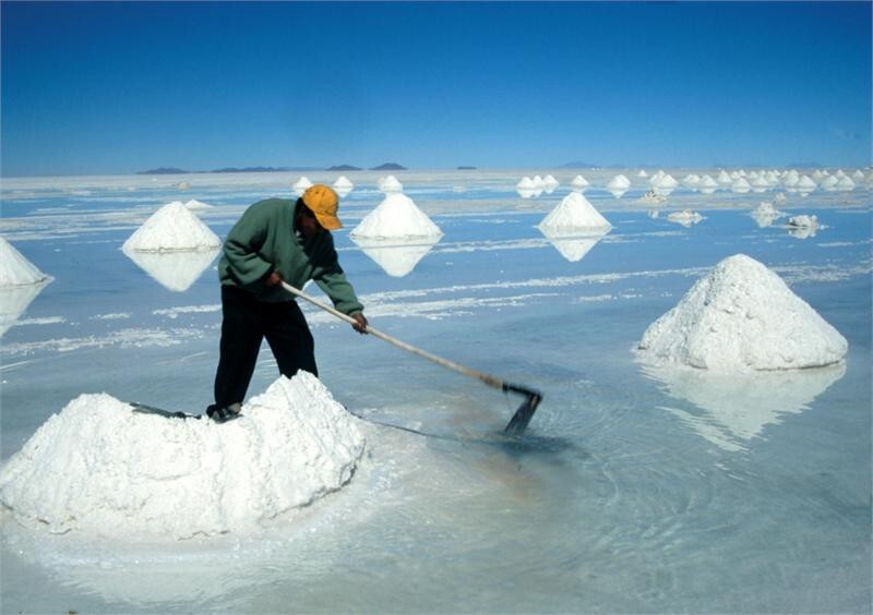 Добыча соли в Боливии