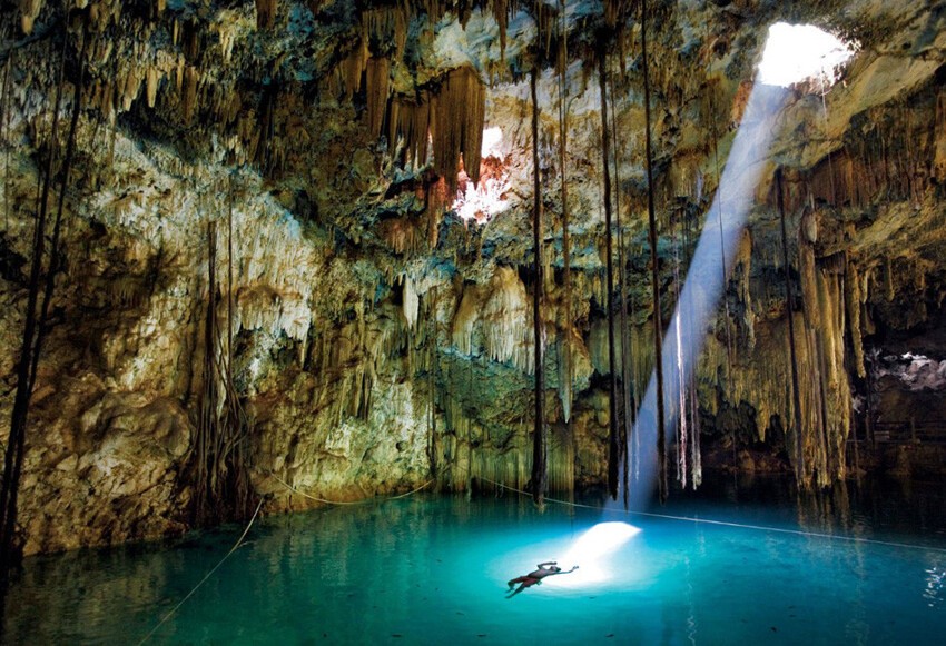 Пещера с озером, Мексика