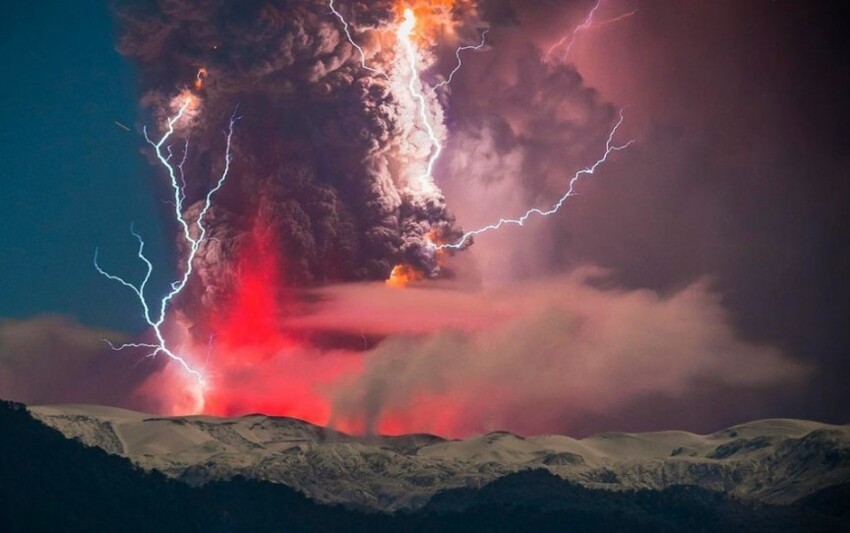1. Вулканическая молния в Чили, 2008