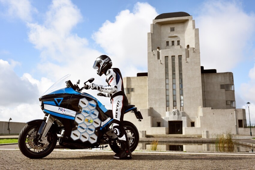 В Нидерландах студенты разработали электрический мотоцикл "Storm Pulse"