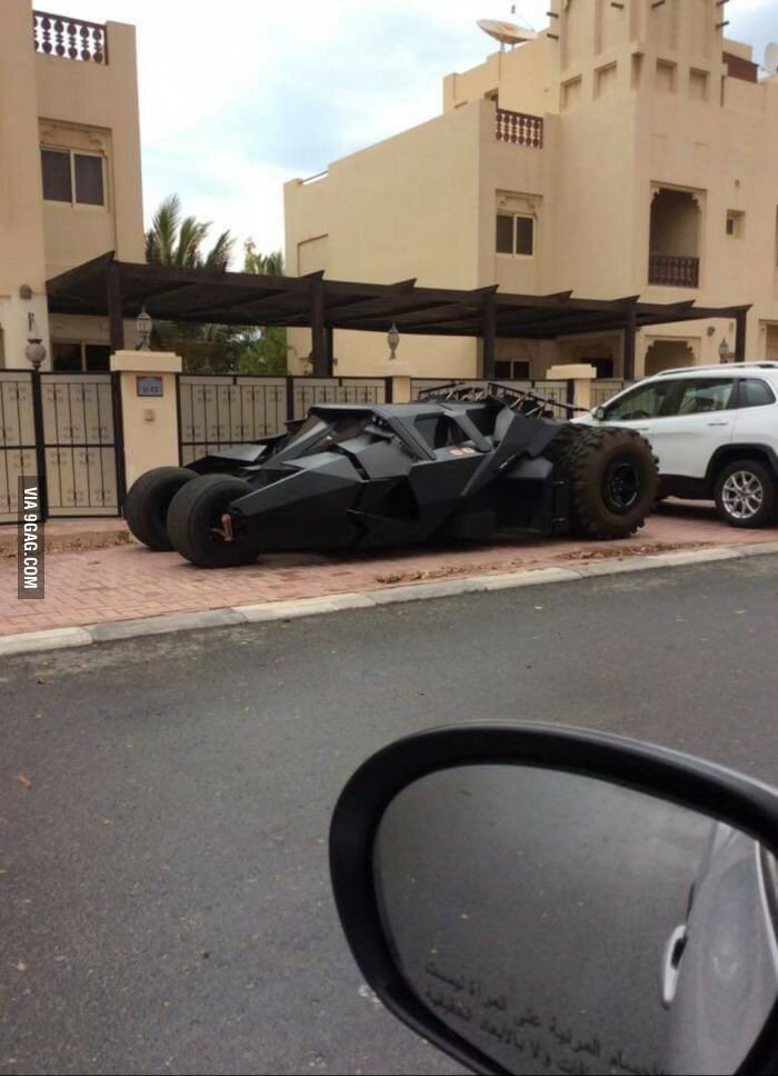 17. Даже  Бэтмен отдыхает в Дубае