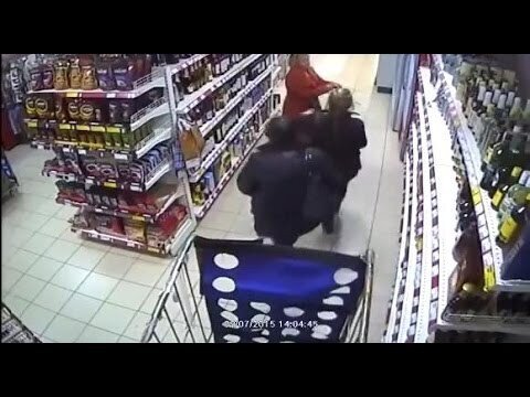 Воровки в супермаркете 