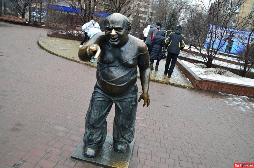 Похищенный в Москве памятник Евгению Леонову распилили на части