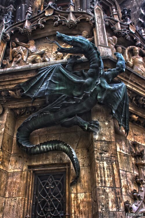 Дракон на ратуше, Мюнхен, Германия  ﻿