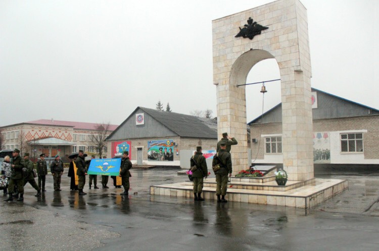 Памятник десантникам в г.Иваново на территории 217-го полка