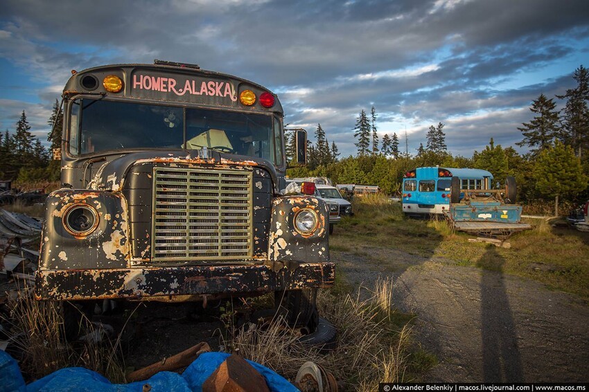 Брошенные автобусы на Аляске