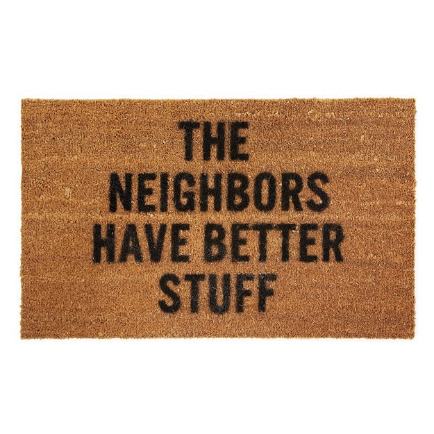 5. Дружелюбный коврик "У соседей вещи лучше"