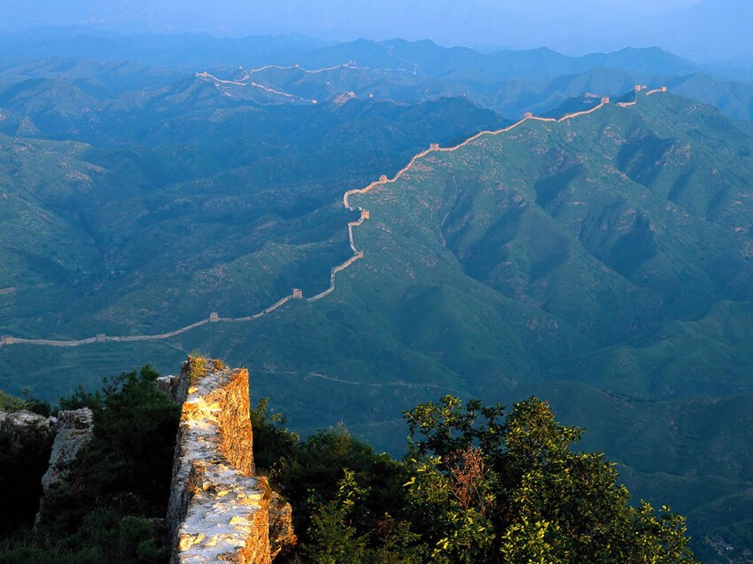 7. Вид на Великую китайскую стену с высоты.