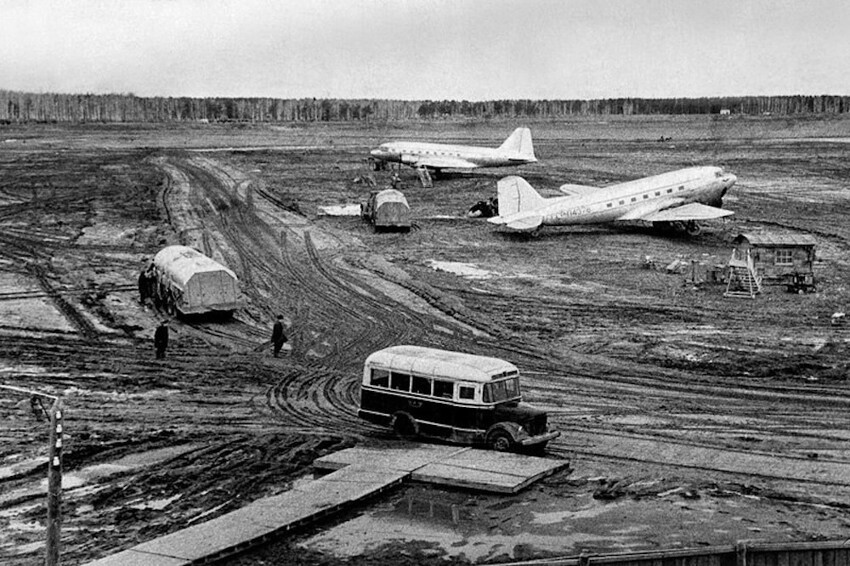 2. Аэропорт Толмачёво, Новосибирск, 1957 год.