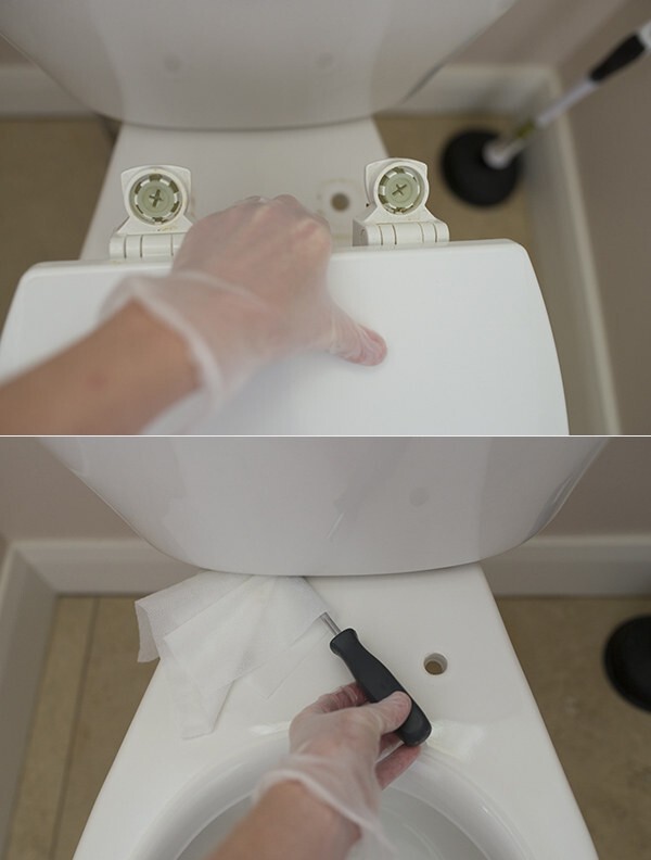 35. Чтобы почистить туалет в самых труднодоступных местах, снимите крышку и воспользуйтесь обернутой салфеткой отверткой