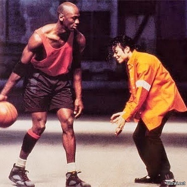 Майкл Джордан играет в баскетбол против Майкла Джексона, США, 1992 г