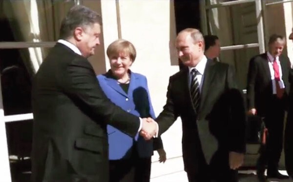 Украинское ТВ: Порошенко запретил показывать рукопожатие с Путиным