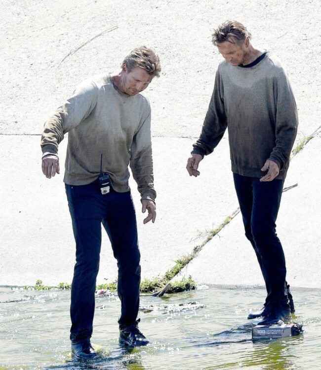 Лиам Нисон и его дублер на съемках фильма «Заложницы—3»