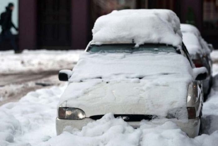 2. Если парковать машину капотом на восток, то утром не придется возиться с замерзшим лобовым стеклом.
