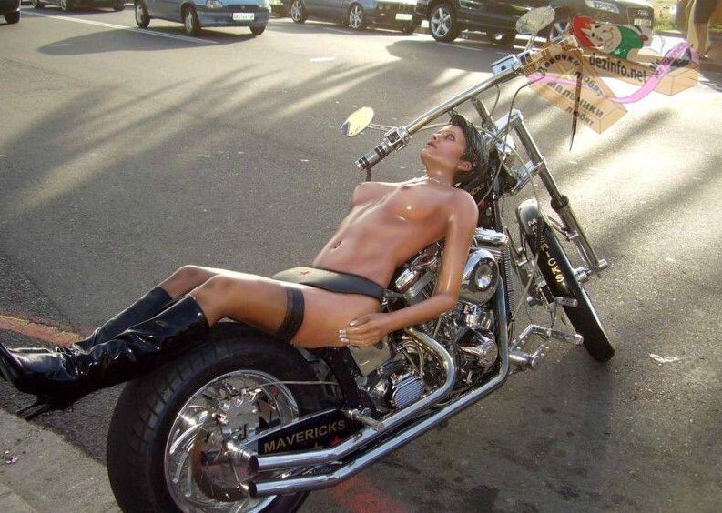 Сексуальные девушки и мотоциклы