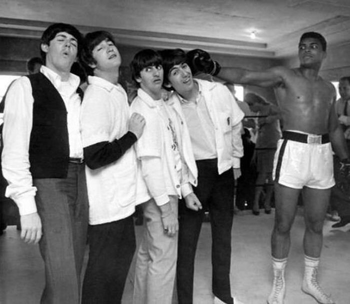 22. The Beatles и Мохаммед Али, 1964 год.
