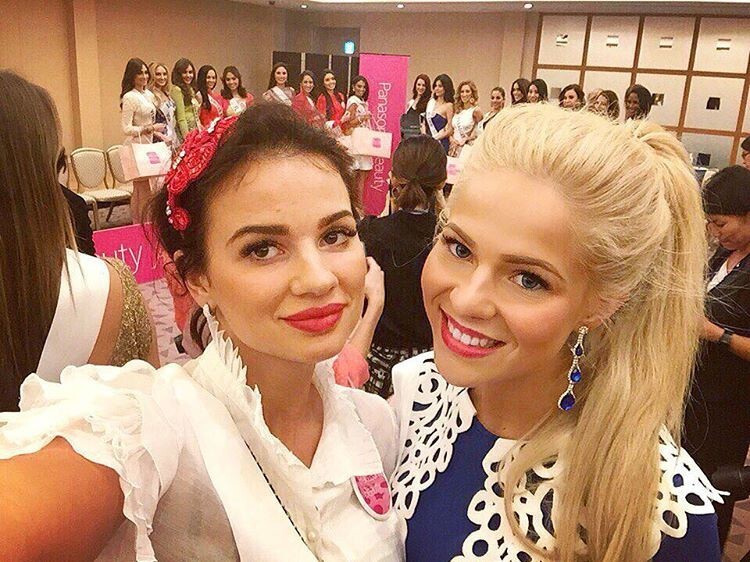 Miss International 2015 Украины  Нина Горинюк и России Валерия Куфтерина