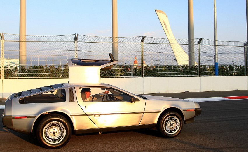 DeLorean прокатился по трассе в Сочи