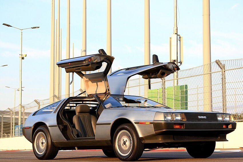 DeLorean прокатился по трассе в Сочи
