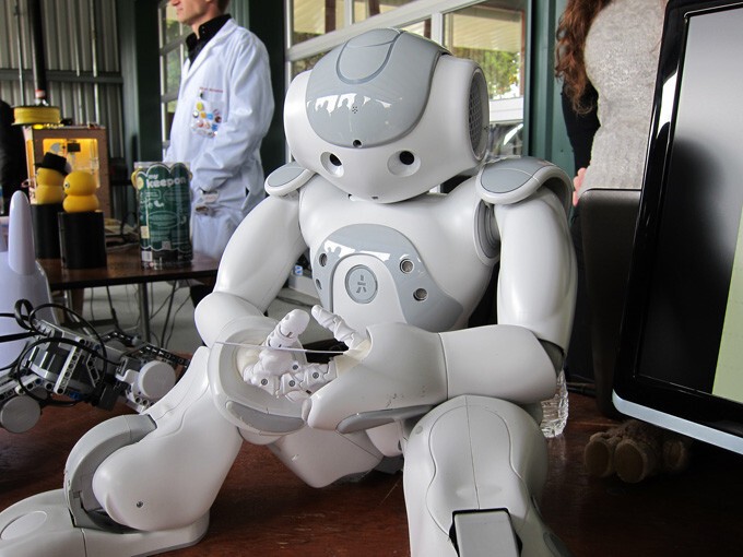Пожмите руку роботу Robotics Expo, Москва, Россия
