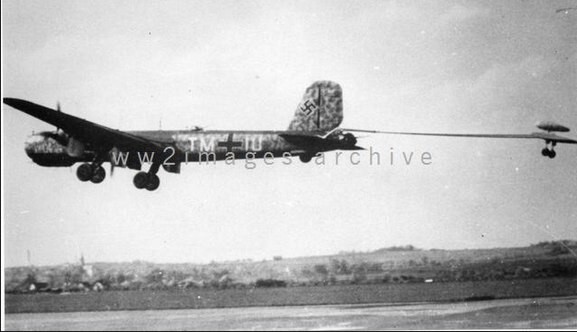 59. He-177 тянет за собой экспериментальный топливный бак-планер