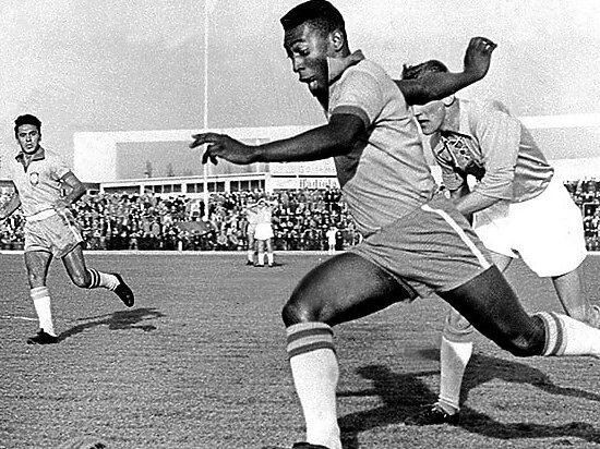 Живая легенда: королю футбола Пеле 75 лет
