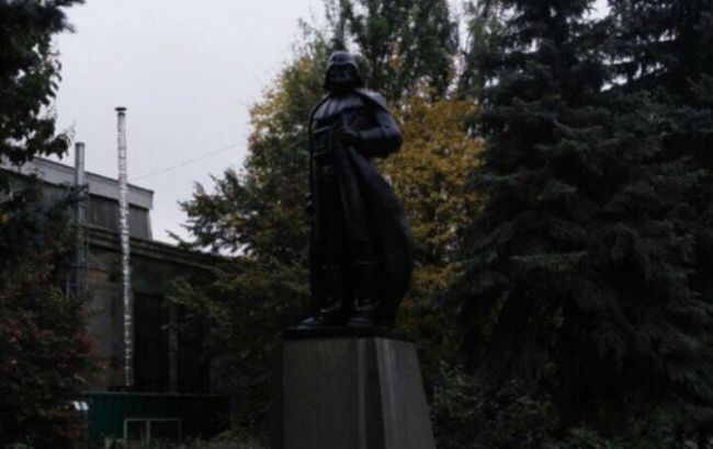 памятник Дарту Вейдеру в Одессе