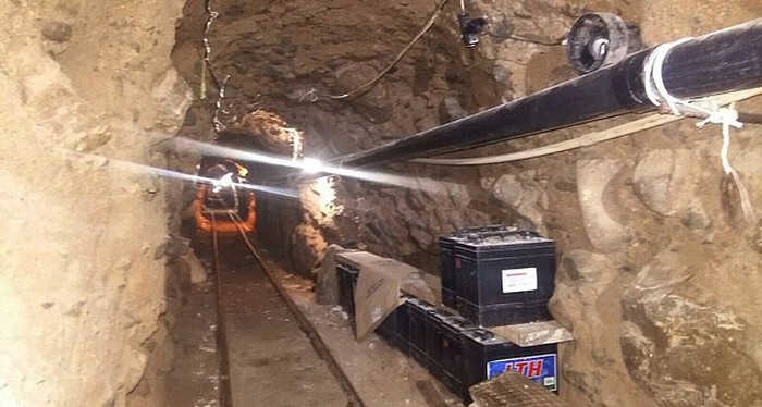 На границе между Мексикой и США нашли 800-метровый тоннель и 10 тонн марихуаны