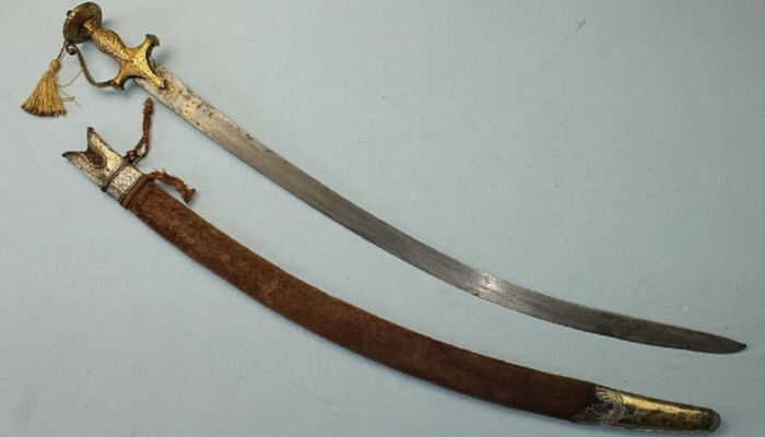 3. Индийский клинок тальвар (17 век)